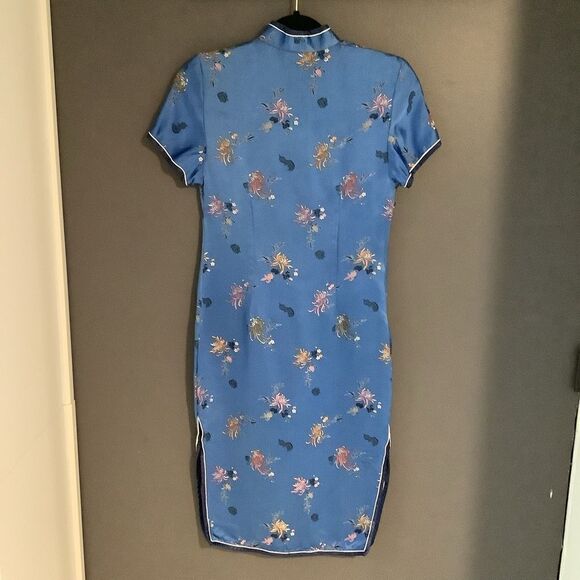 Vintage Asian Blue Qipao 🇨🇳 - Picture 3 of 8